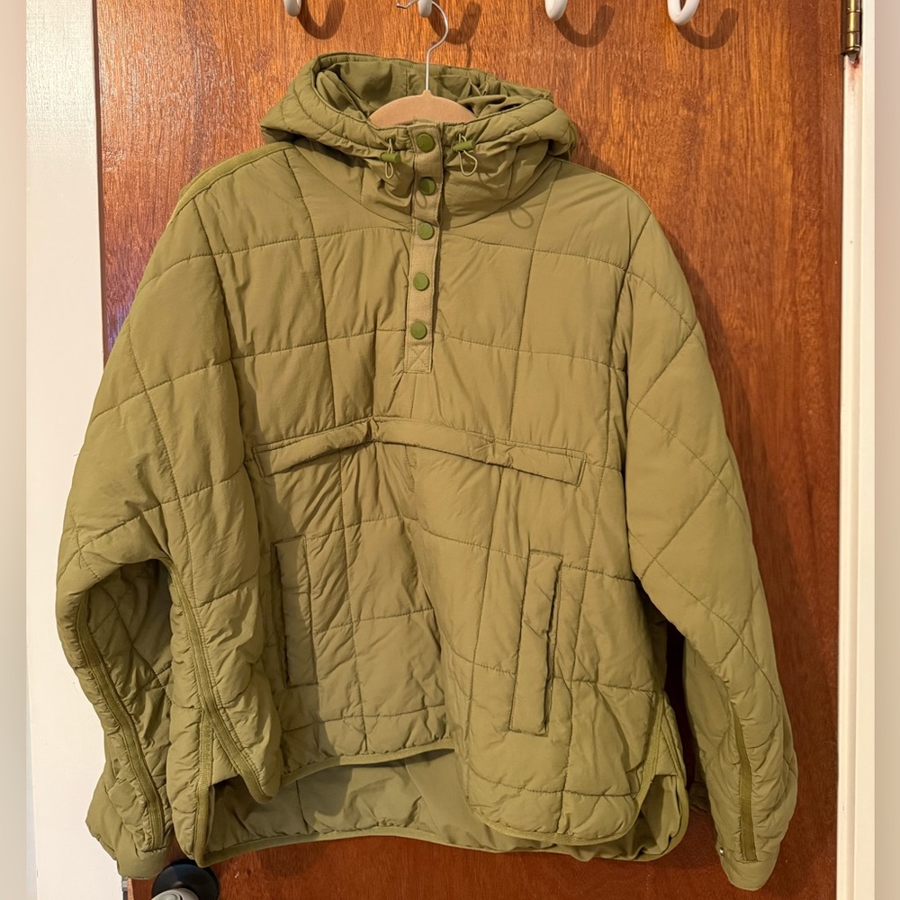 Free People Movement Pippa Packable Pullover
Puffer Jacket Medium